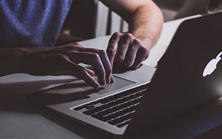 被嘲最丑女主后，38岁女演员馨子租房度日上热搜：退圈，认命