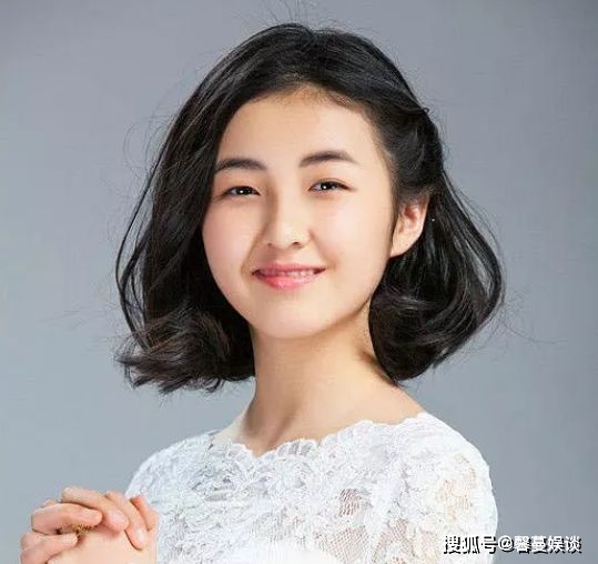 姓“张”的4大美女明星，张子枫垫底，张雪迎第二，第一盛世美颜