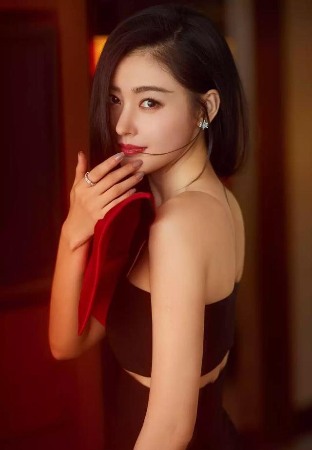 健身狂魔女艺人_娱乐圈 健身  明星_张天爱健身日常