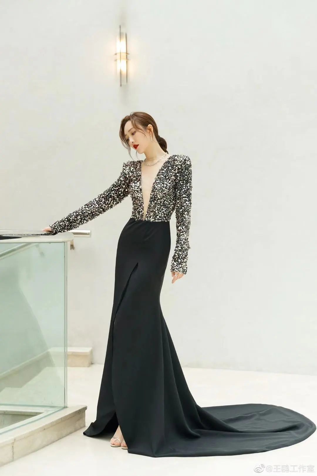 晚装女明星_女明星红毯穿搭_春季时尚趋势